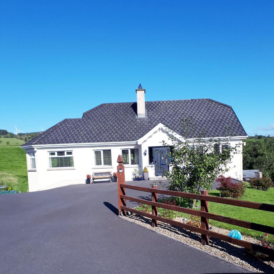 Swift Half Apartment Ballyconnell  Bagian luar foto
