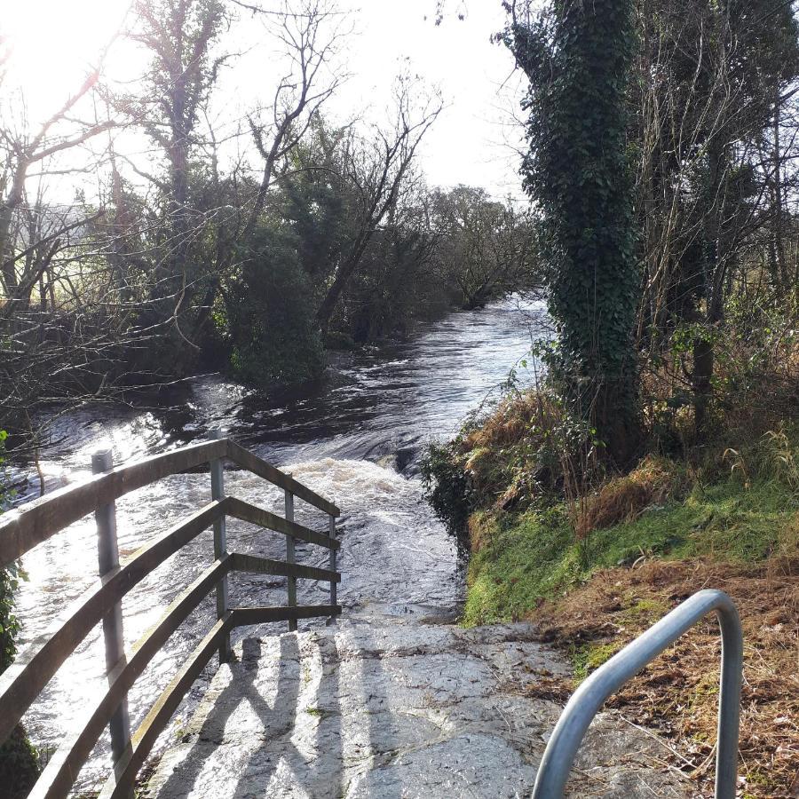 Swift Half Apartment Ballyconnell  Bagian luar foto