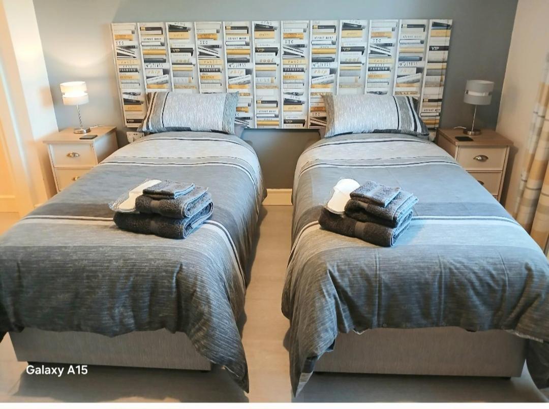 Swift Half Apartment Ballyconnell  Bagian luar foto